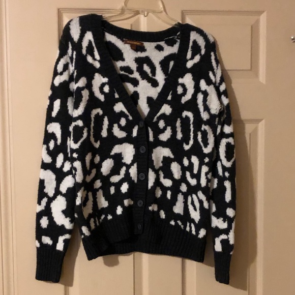 Hive & Honey Sweaters - Hive & Honey Leopard Print Cardigan
